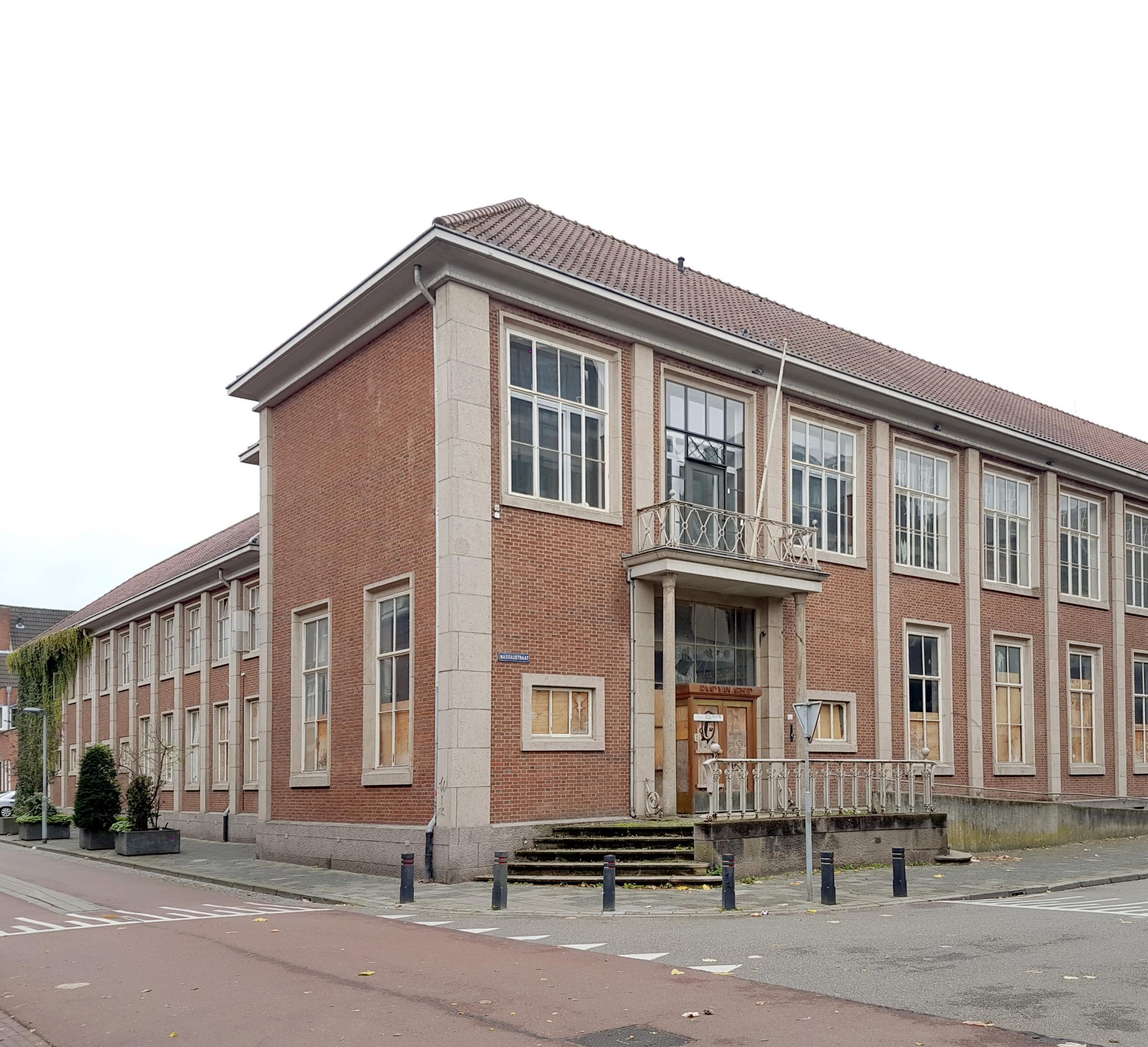 Start verbouwing pand 'Raad van Arbeid' in Venlo